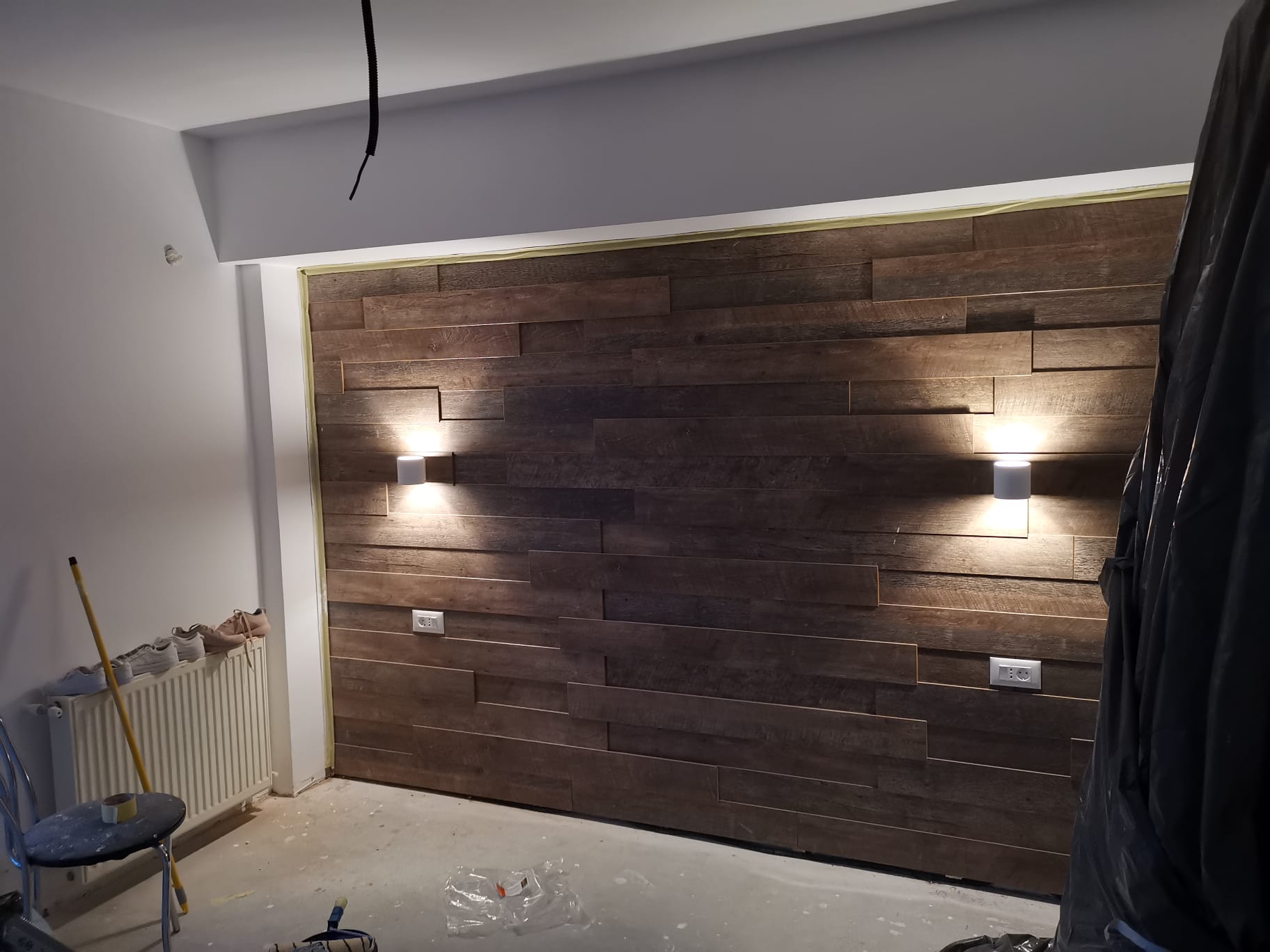 Iluminat decorativ pe perete
